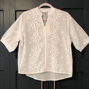 White Appliqué Embroidered NWT Blouse Size 2XL Short Sleeves